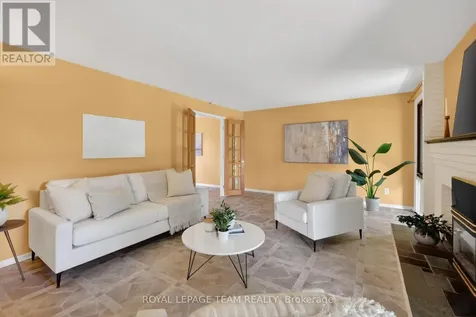 21 Lindhurst Crescent Ottawa ON K2G 0T8
