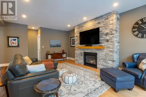 255 Normandy Avenue Waterloo ON N2K 1X6