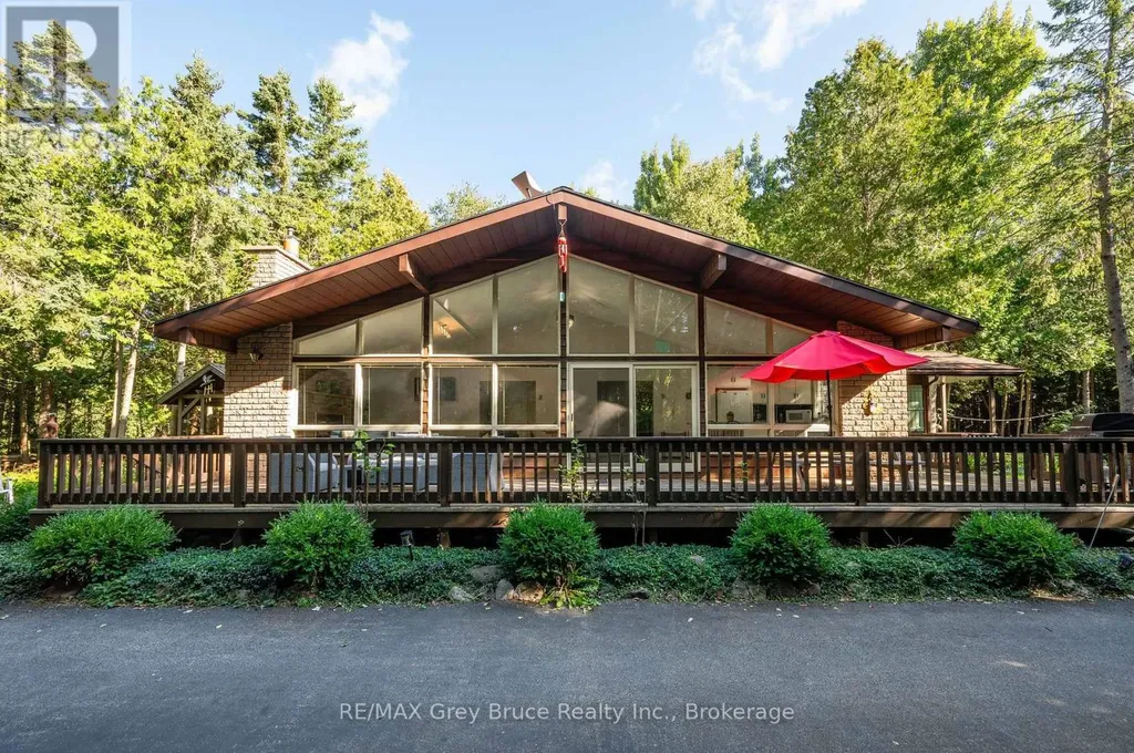 66 Harpur Drive Northern Bruce Peninsula ON N0H 2R0