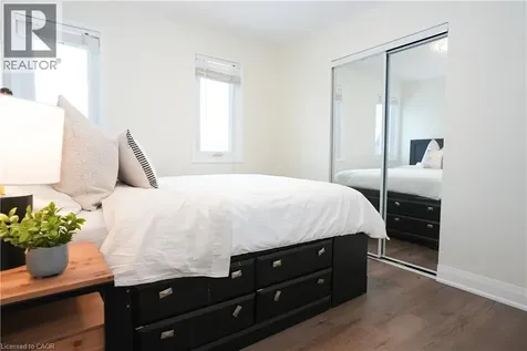 33 Meaghan Street Waterdown ON L8B 0H5