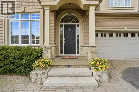 20 Commando Court Waterdown ON L8B 0J6