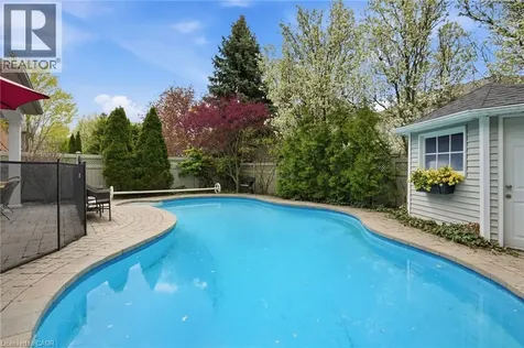 20 Commando Court Waterdown ON L8B 0J6