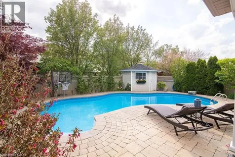 20 Commando Court Waterdown ON L8B 0J6