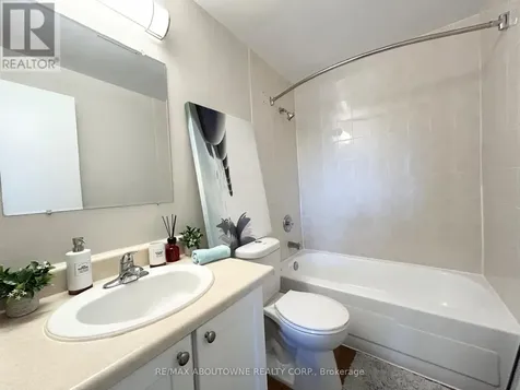 10 Overlea Drive Kitchener ON N2M 5B8