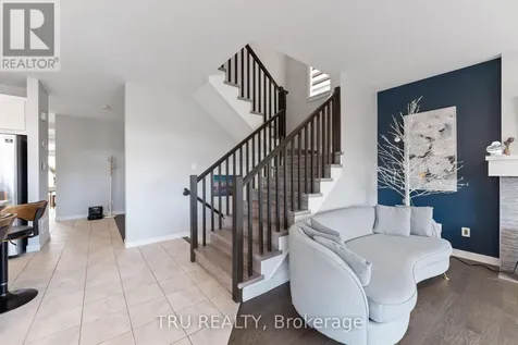 43 Aridus Crescent Ottawa ON K2S 2L4