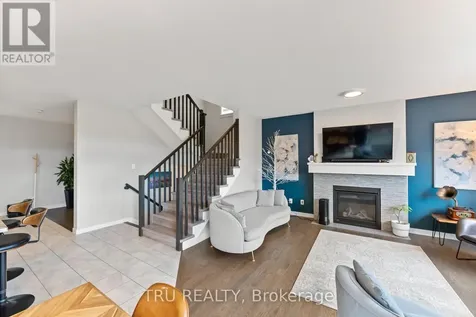 43 Aridus Crescent Ottawa ON K2S 2L4