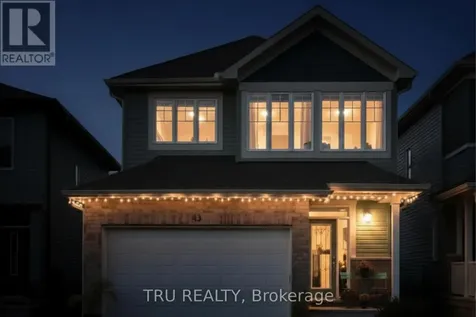 43 Aridus Crescent Ottawa ON K2S 2L4