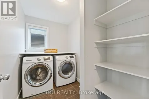 43 Aridus Crescent Ottawa ON K2S 2L4