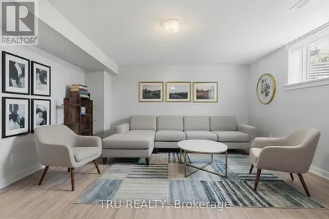 43 Aridus Crescent Ottawa ON K2S 2L4
