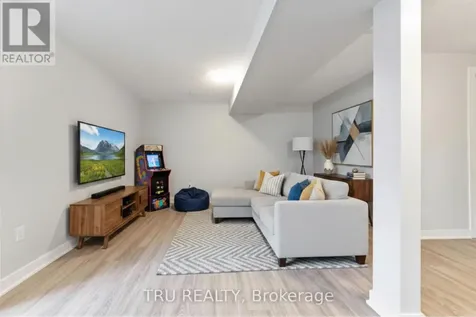 43 Aridus Crescent Ottawa ON K2S 2L4