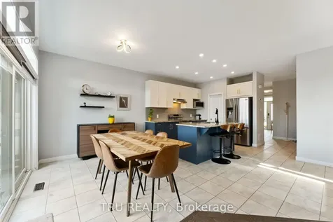 43 Aridus Crescent Ottawa ON K2S 2L4