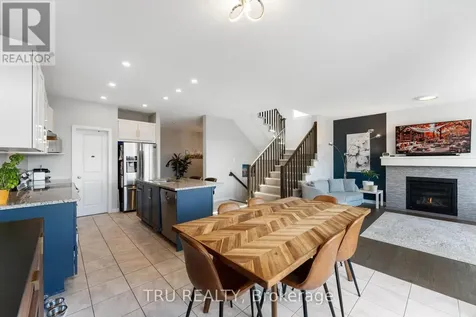 43 Aridus Crescent Ottawa ON K2S 2L4