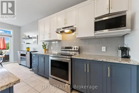 43 Aridus Crescent Ottawa ON K2S 2L4