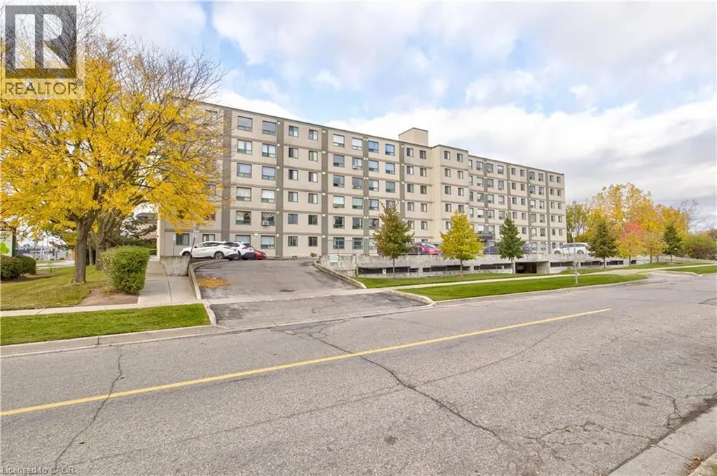 18 Holborn Court Kitchener ON N2A 4A1