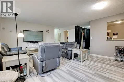 18 Holborn Court Kitchener ON N2A 4A1