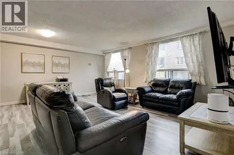 18 Holborn Court Kitchener ON N2A 4A1