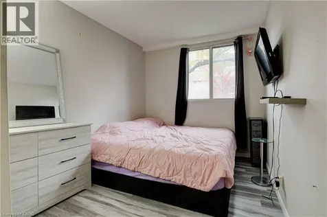 18 Holborn Court Kitchener ON N2A 4A1