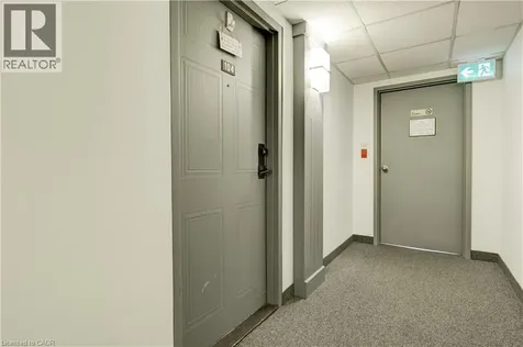 18 Holborn Court Kitchener ON N2A 4A1