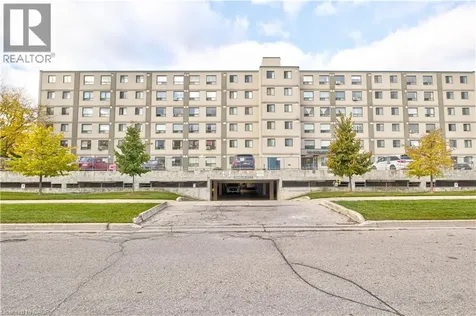 18 Holborn Court Kitchener ON N2A 4A1