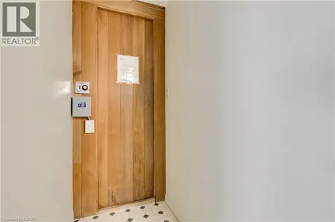 18 Holborn Court Kitchener ON N2A 4A1