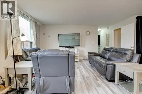 18 Holborn Court Kitchener ON N2A 4A1
