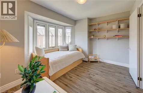 895 Maple Avenue Burlington ON L7S 2H7