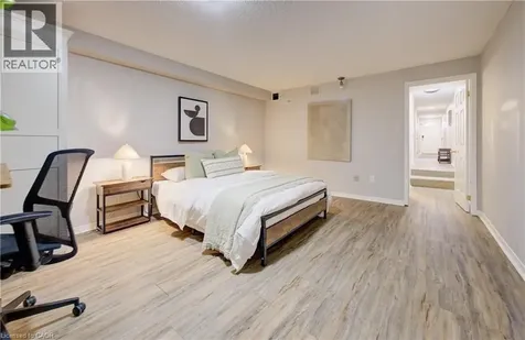 895 Maple Avenue Burlington ON L7S 2H7