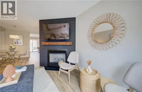 895 Maple Avenue Burlington ON L7S 2H7