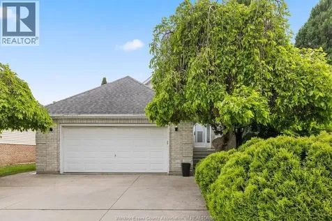 4577 Hunt Club Crescent Windsor ON N9G 2P6