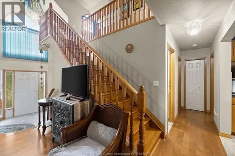 4577 Hunt Club Crescent Windsor ON N9G 2P6