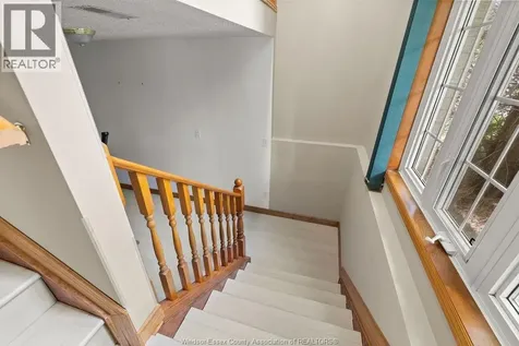 4577 Hunt Club Crescent Windsor ON N9G 2P6