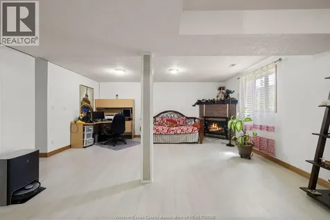 4577 Hunt Club Crescent Windsor ON N9G 2P6