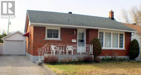 52 Grandview Ave E Sault Ste Marie ON P6B 3V8