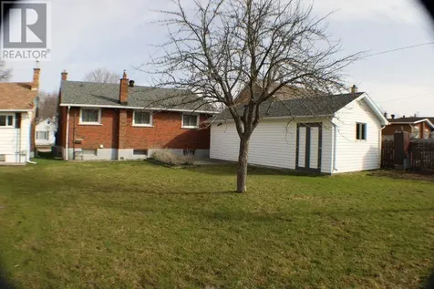 52 Grandview Ave E Sault Ste Marie ON P6B 3V8