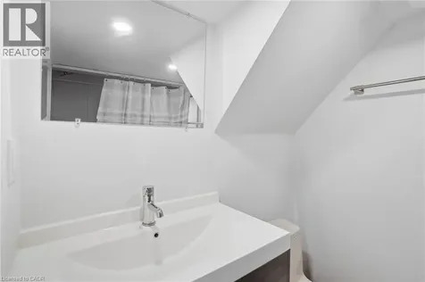 40 Garfield Avenue North Hamilton ON L8M 2R6