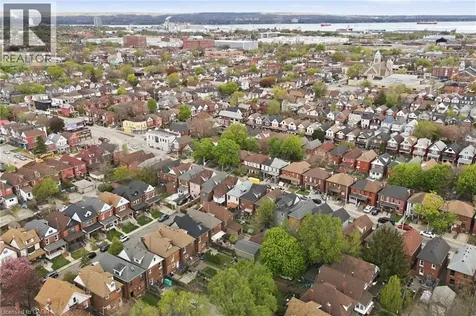 40 Garfield Avenue North Hamilton ON L8M 2R6