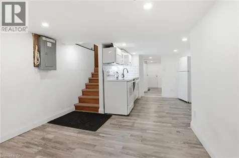40 Garfield Avenue North Hamilton ON L8M 2R6