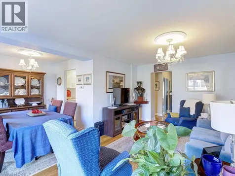 1572 Newlands Crescent Burlington ON L7M 1V6
