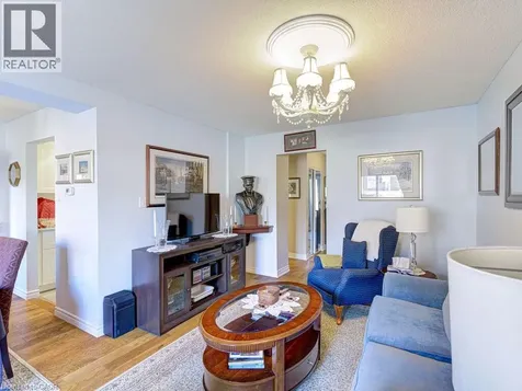 1572 Newlands Crescent Burlington ON L7M 1V6