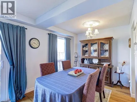 1572 Newlands Crescent Burlington ON L7M 1V6