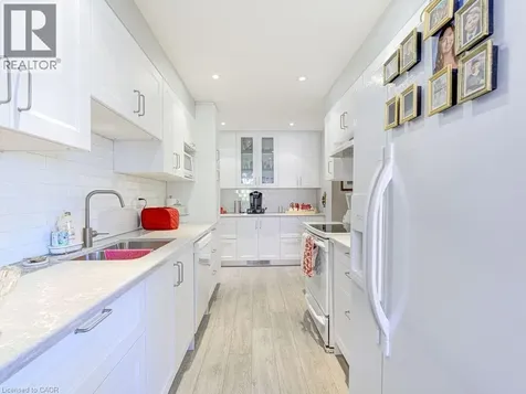 1572 Newlands Crescent Burlington ON L7M 1V6