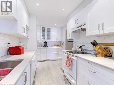 1572 Newlands Crescent Burlington ON L7M 1V6