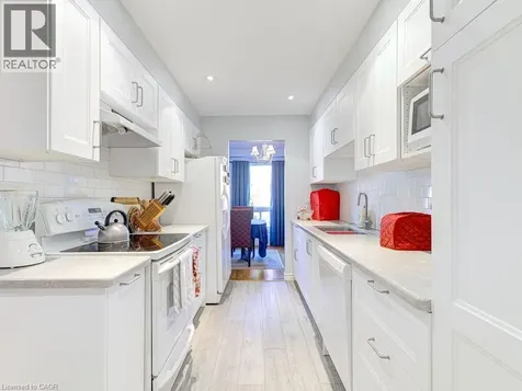1572 Newlands Crescent Burlington ON L7M 1V6