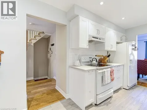 1572 Newlands Crescent Burlington ON L7M 1V6