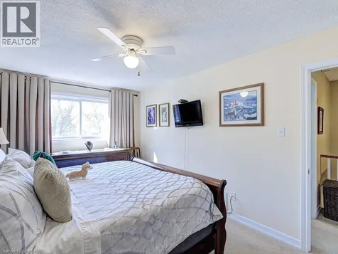 1572 Newlands Crescent Burlington ON L7M 1V6