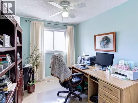 1572 Newlands Crescent Burlington ON L7M 1V6