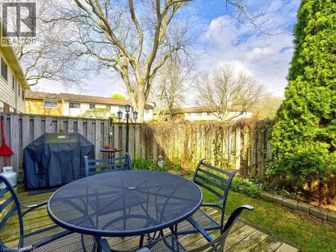 1572 Newlands Crescent Burlington ON L7M 1V6