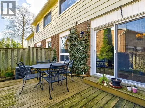 1572 Newlands Crescent Burlington ON L7M 1V6
