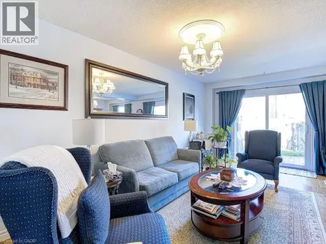 1572 Newlands Crescent Burlington ON L7M 1V6