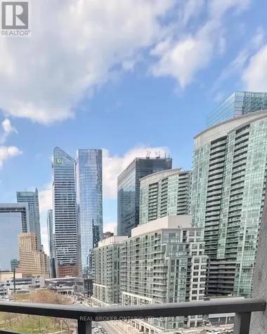 228 Queens Quay West Toronto (waterfront Communities) ON M5J 2X1